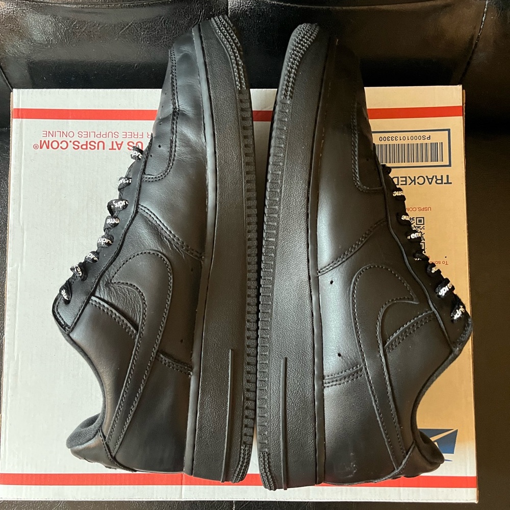 Supreme x Nike Air Force 1 Low ‘Box Logo – Black’ Men’s 9.5 - Picture 5 of 7